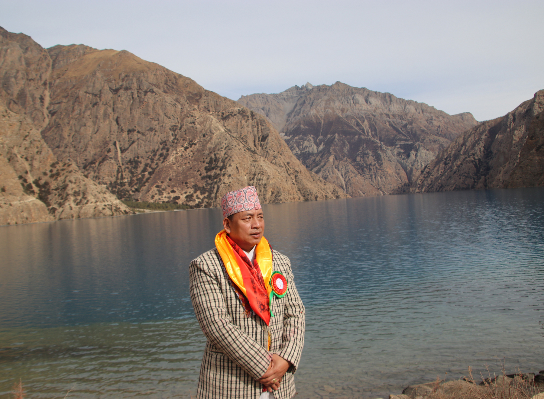 पर्यटन प्रवद्धर्नका लागि फोक्सुण्डो र राराको जल लिएर काठमाडौं फर्किए उपराष्ट्रपति