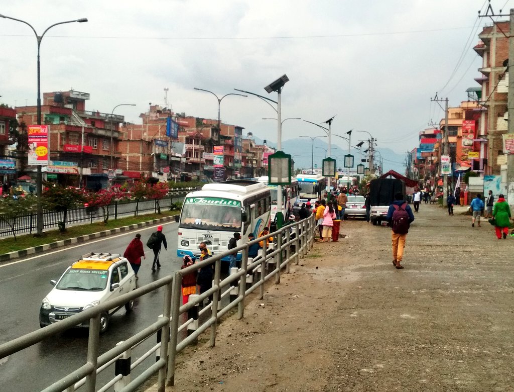 स्थानीय सरकारले यातायातको व्यवस्था गरेपछि हजारौंले काठमाडौं छाडे