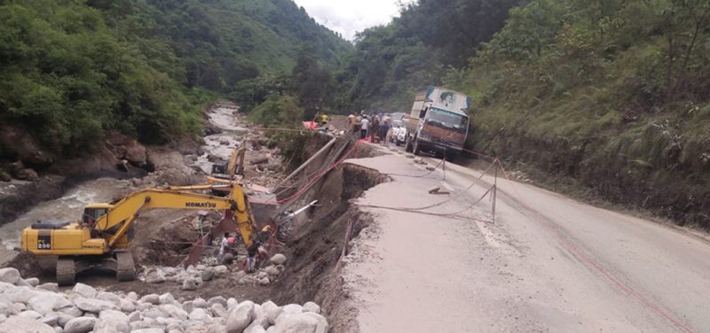 चार सातादेखि अवरुद्ध अरनिको राजमार्ग सञ्चालन