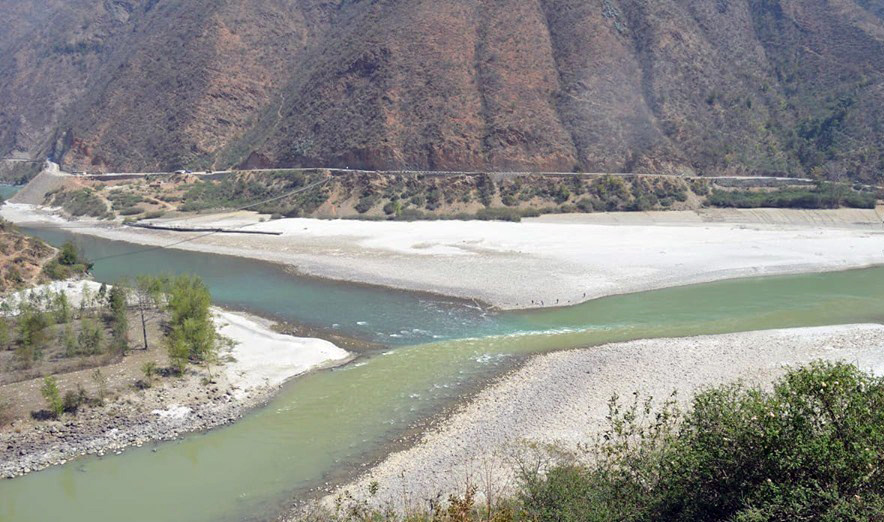 कामदारको अवरोधले सुनकोसी मरिण डाइभर्सनको काम बन्द