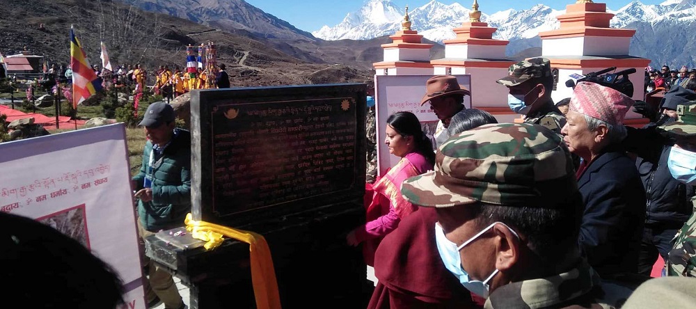 राष्ट्रपतिद्वारा मुक्तिनाथमा भगवान बुद्धको मूर्ति अनावरण