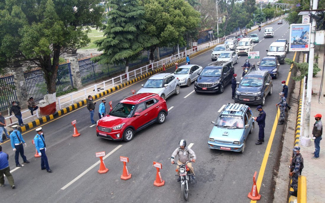 प्रदूषण जाँच गरी तोकिएको मापदण्ड पूरा नगरेका गाडीलाई एक लाख जरिबाना