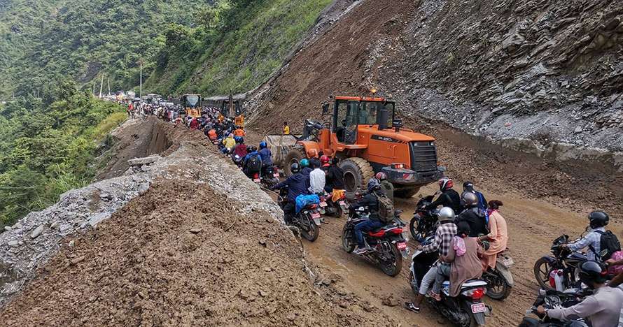 नारायणगढ–मुग्लिन सडक पुनः दुईतर्फी नै अवरुद्ध