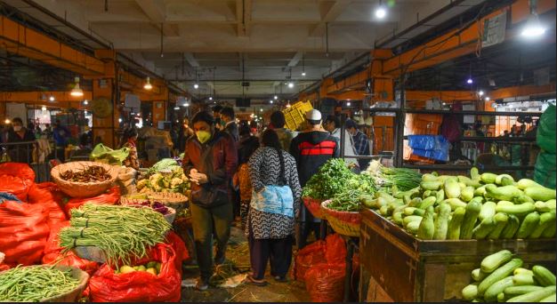 कालीमाटी बजारमा दुई दिनदेखि प्याज आएन, कालोबजारी गर्ने १७ जना कारबाहीमा