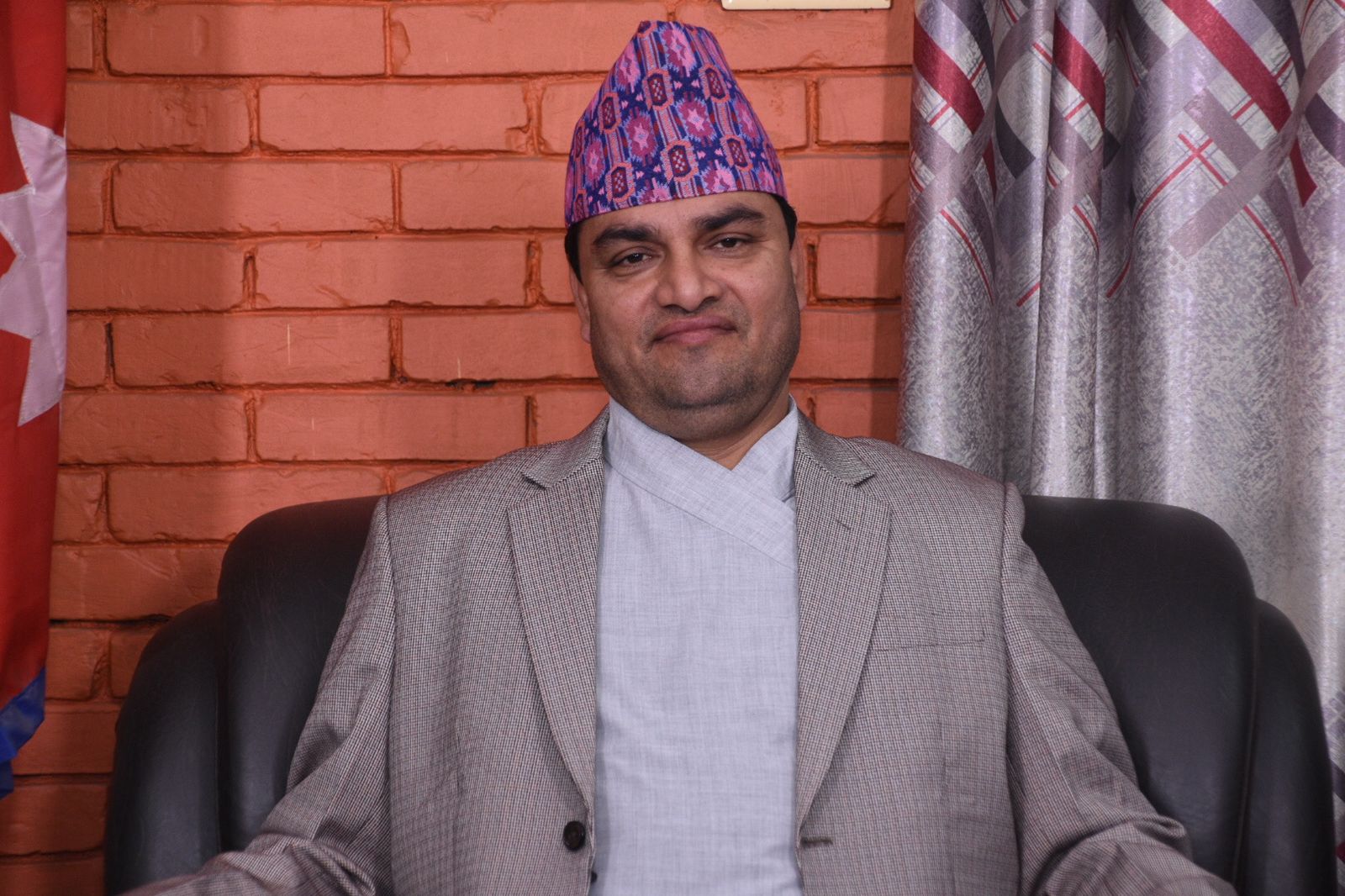 स्वास्थ्य बीमामा सुधारका लागि स्वास्थ्य मन्त्री प्रदीप पौडेलद्वारा आन्तरिक थालनी, कार्ययोजना बनाउने प्रक्रिया शुरु