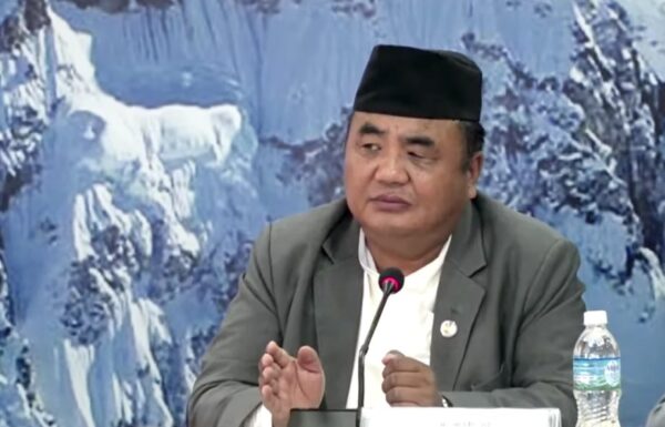 राष्ट्रिय गौरवका आयोजनाको संख्या घटाउनुपर्छ : रक्षामन्त्री राई