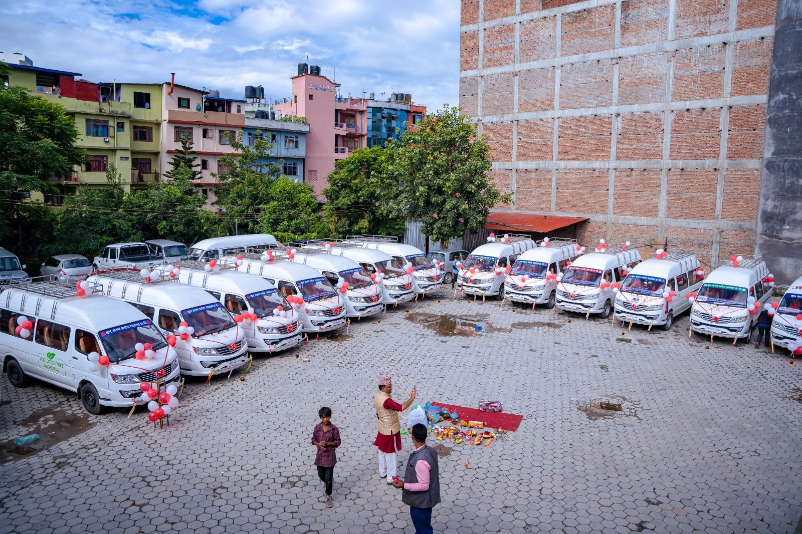 ईभीमा लगानी: व्यवसायी भन्छन्, ‘बैंकको किस्ता तिर्न कुनै समस्या छैन’ किस्ता खै भनेर कहिल्यै फोन गर्नुपरेको छैन: बैंक