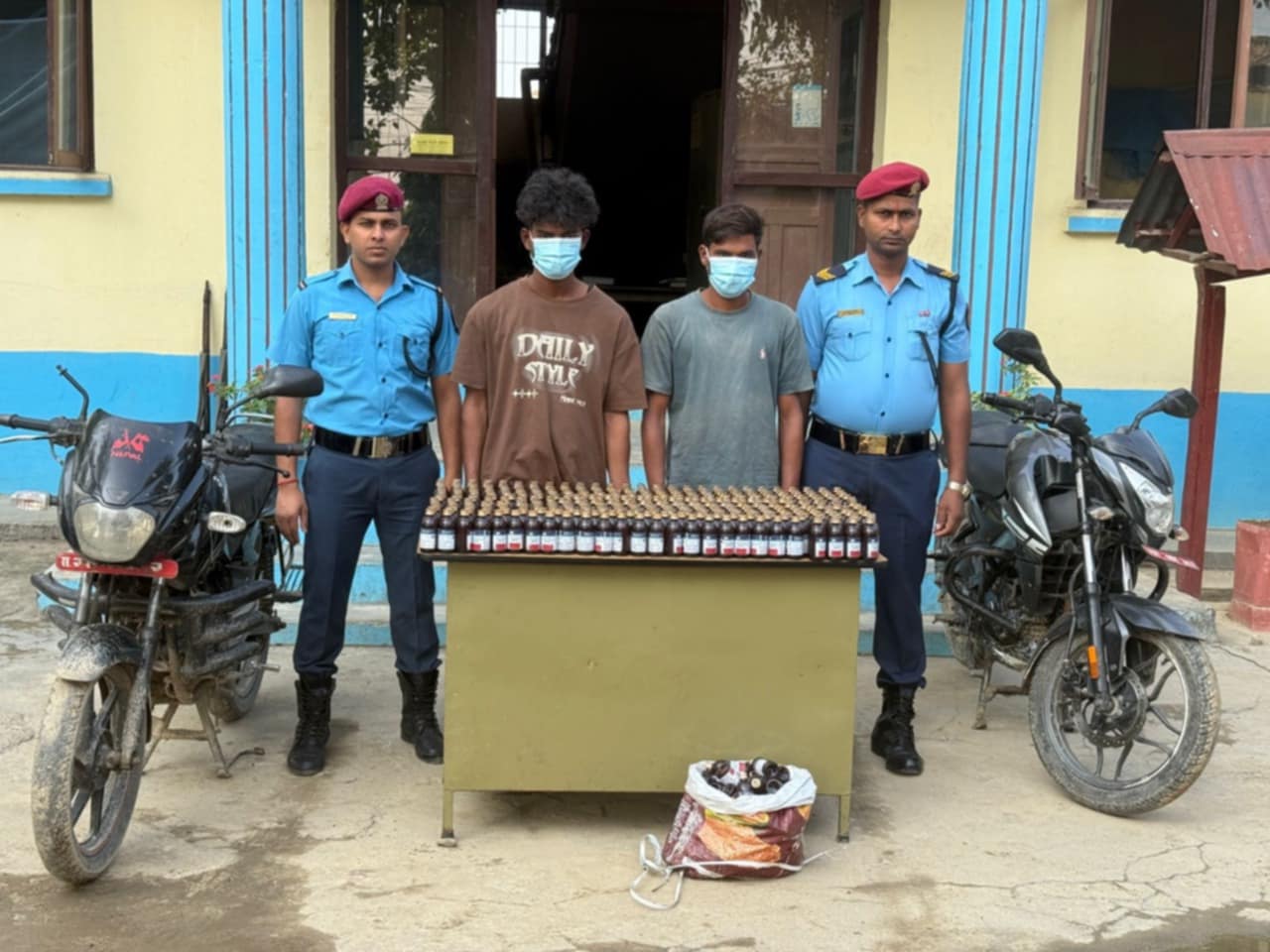 लागू औषध सहित दुई युवक पक्राउ