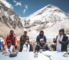 सगरमाथा आधारशिविरमा विशेष संवाद, १६ बुँदे ध्यानाकर्षण                                