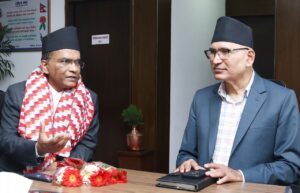 अर्थमन्त्री र नवनियुक्त गभर्नर पौडेलबीच भेटघाट, के भयो कुराकानी ?