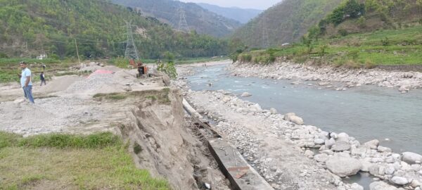तामाकोसी कटानले देवीटार बजार जोखिममा