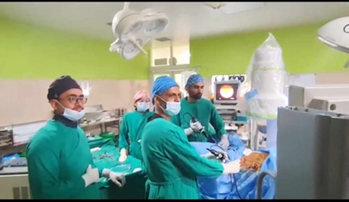 नेपाल मेडिकल कलेजमा पहिलाे पटक एन्डोस्कोपिक कम्बाइन्ड इन्ट्रारेनल सर्जरीबाट निकालियाे मिर्गाैलाकाे पत्थरी