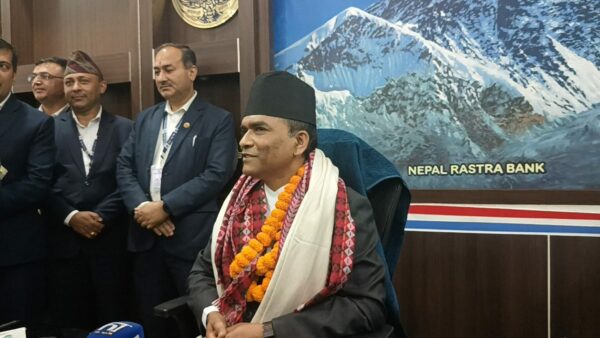 डा. विश्व पौडेलले नेपाल राष्ट्र बैंकको गभर्नरको रूपमा पदभार ग्रहण गरे, मौद्रिक नीति र सुपरिवेक्षण क्षमतालाई प्राथमिकता