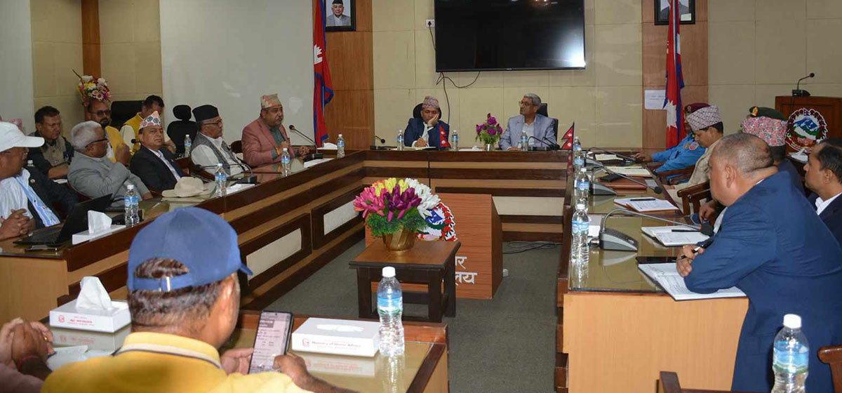 राइड सेयरिङ्ग र स्व–ड्राइभ नियमावलीविरुद्ध सार्वजनिक यातायात व्यवसायीको देशव्यापी आन्दोलन, सिंहदरबारमा वार्ता जारी