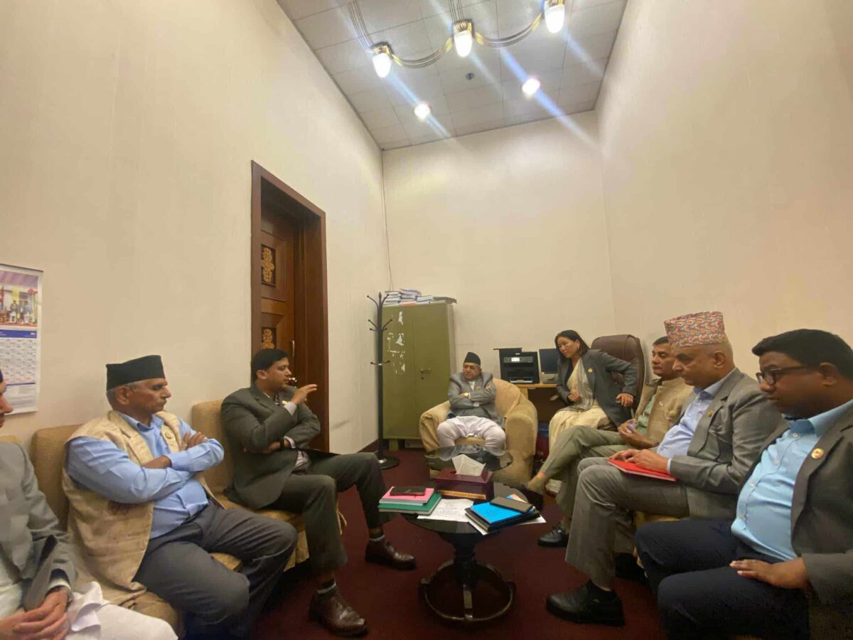 संसद अवरोध अन्त्यका लागि सभामुख घिमिरेद्वारा प्रमुख सचेतकहरूसँग संवाद सुरु
