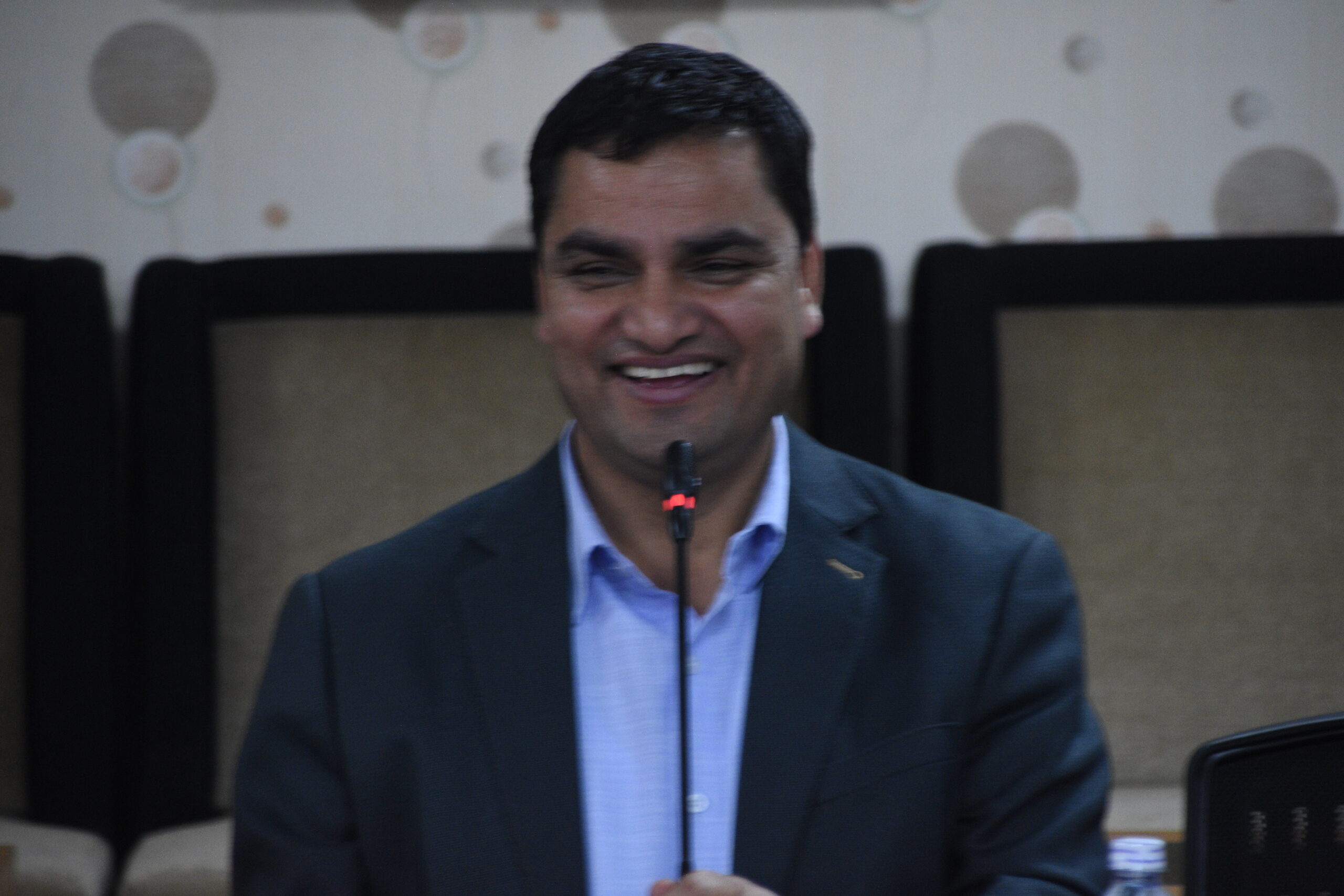 जटिल प्रकृतिका रोगको उपचारका लागि स्वास्थ्य बीमा कोषबाट थप १ लाख उपलब्ध गराउन स्वास्थ्य  पौडेलको निर्णय
