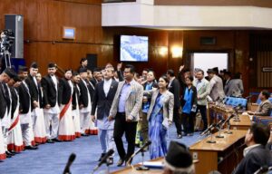 संसदमा प्रतिपक्षीको प्रदर्शन जारी: गृहमन्त्रीको राजीनामा र उच्चस्तरीय छानबिन आयोगको माग, माओवादी केन्द्र पछि हट्यो