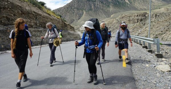 मुस्ताङमा पर्यटकको ओइरो: सडक सुधारपछि धार्मिक र साहसिक यात्राको नयाँ गन्तव्य