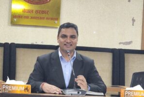 सबै कर्मचारीलाई स्वास्थ्य बीमा अन्तर्गत ल्याउन स्वास्थ्य मन्त्री पौडेलको तयारी, मन्त्रालयस्तरीय समन्वय सुरु हुने