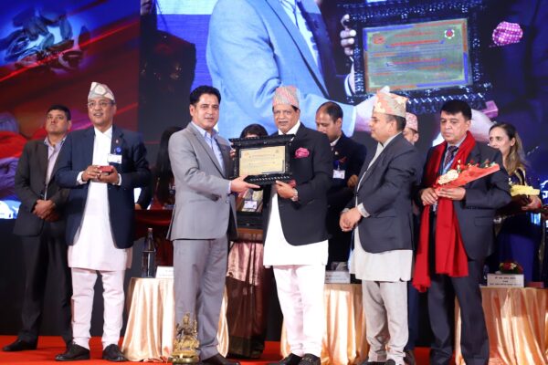 एन आई सी एशिया बैंकका सञ्चालक रामचन्द्र संघईज्यू महत्वपूर्ण व्यावसायिक व्यक्ति (सीआईपी)बाट सम्मानित