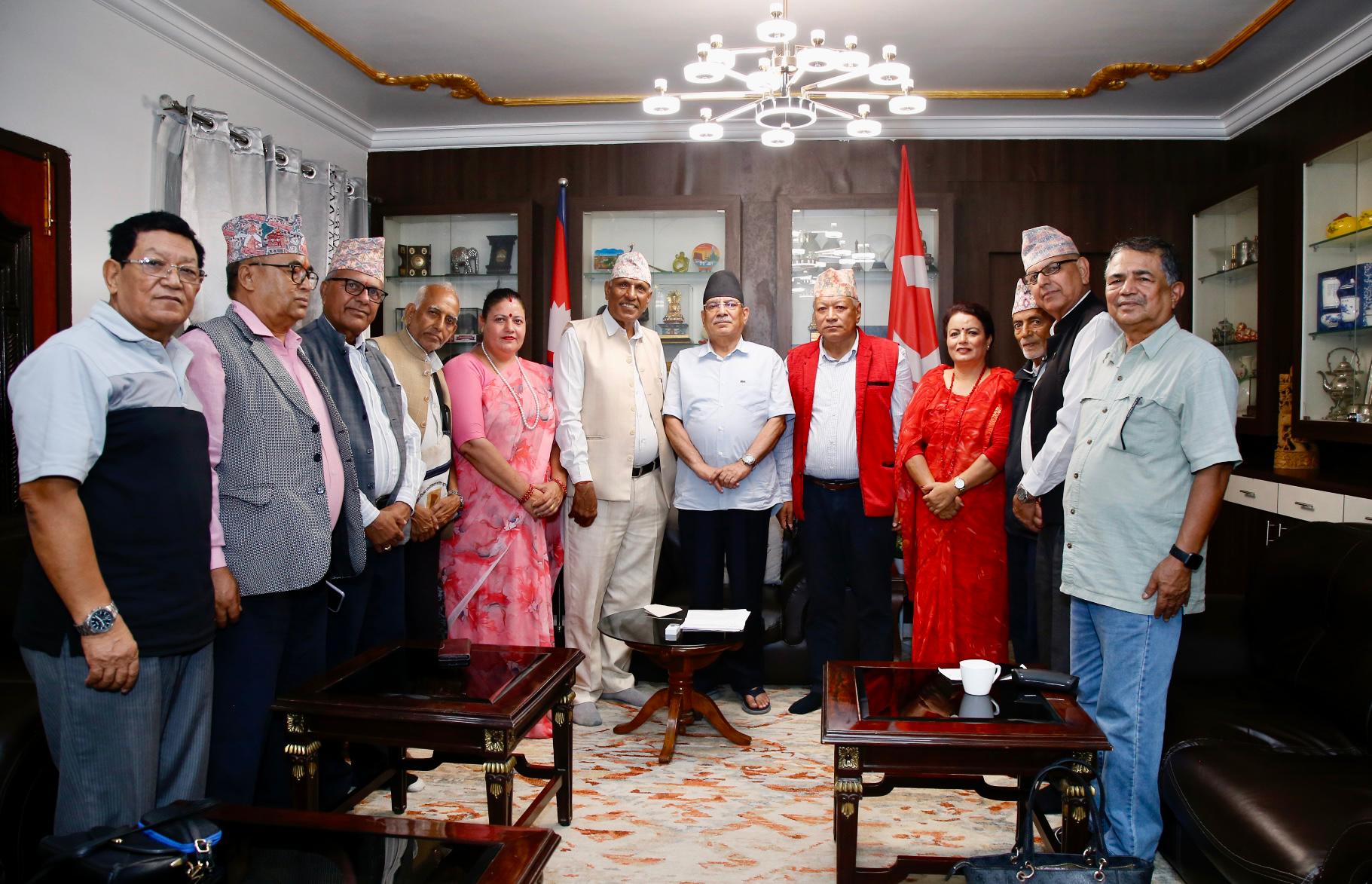 २५ सयभन्दा बढी जेष्ठ व्यक्ति नागरिकता विहीन, समस्या समाधान गर्न माग