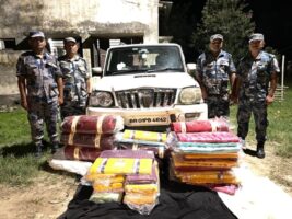 भन्सार छलीका भारतिय स्कारपियो सहित कपडा बरामद