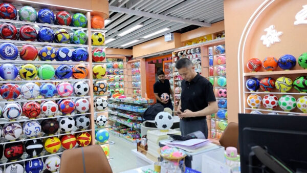 विश्वकप फुटवललाई लक्षित गर्दै चीनमा खेल सामग्री उत्पादन तिब्र