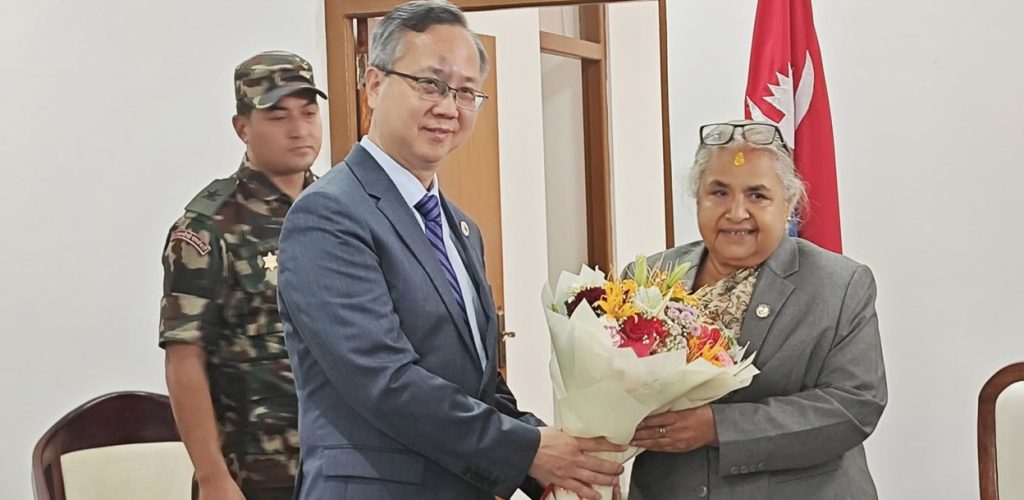 प्रधानमन्त्री कार्कीसँग चिनियाँ राजदूत चेन सोङ्गको शिष्टाचार भेट