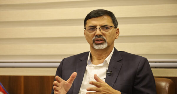 शर्माको प्रस्ताव : वैधानिक मार्गमै अन्तरिम सरकारको माग