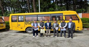 भारतले नेपालका विद्यालयलाई ८१ स्कूल बस दियो