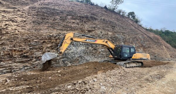 मदन भण्डारी राजमार्गको रिडी–तामघास सडक खोलियो, पहिरो हटाइयो