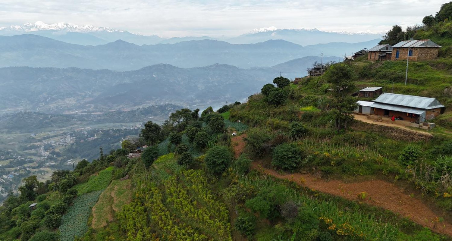 निकै सुन्दर धादिङस्थित तीन छाँगे झरना (फोटोफिचर)