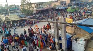 दिपावाली र छठ पर्वका सामग्री किन्नका लागि भारतीय बजारमा नेपालीको चहलपहल, नेपाली बजार भने सुनसान
