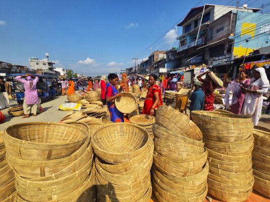 छठ पर्वमा चोयाको व्यापारले बजारमा नयाँ रौनक