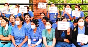 नर्स संघको चरणबद्ध आन्दोलन घोषणा, तलब र अधिकारका लागि दबाब
