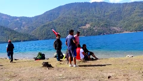 रारातालमा आन्तरिक–बाह्य पर्यटकको घुइँचो लाग्दा राजस्वमा वृद्धि