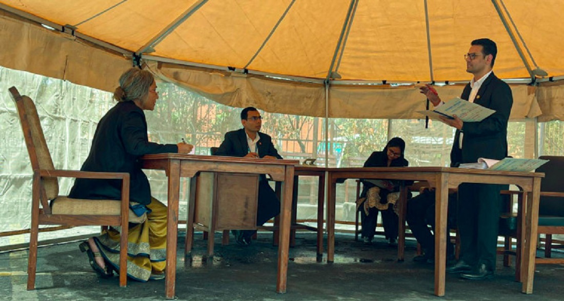 संसद् विघटनविरुद्ध पाँच रिट दायर