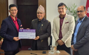 नेशनल लाईफद्वारा भौतिक पूर्वाधार पुर्ननिर्माण कोषमा १ करोड आर्थिक सहयोग प्रदान