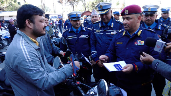 चोरी भएका ५१ ओटा सवारी साधन (मोटरसाइकल र स्कुटर)धनीलाई हस्तान्तरण