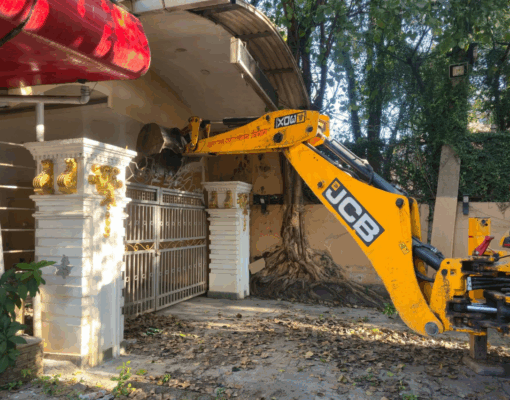 पूर्व उर्जामन्त्री खड्काले स्काउटको जग्गा हडपेर बनाएको संरचनामा महानगरले चलायो डोजर