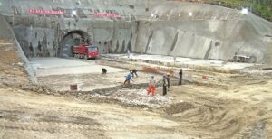 अलपत्र पारिएका सिँचाइका २२ रुग्ण ठेक्का तोडियो