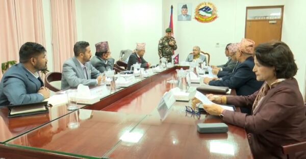 ५ लाखभन्दा माथिको कारोबार बैकिङ उपकरणबाट गर्नुपर्ने